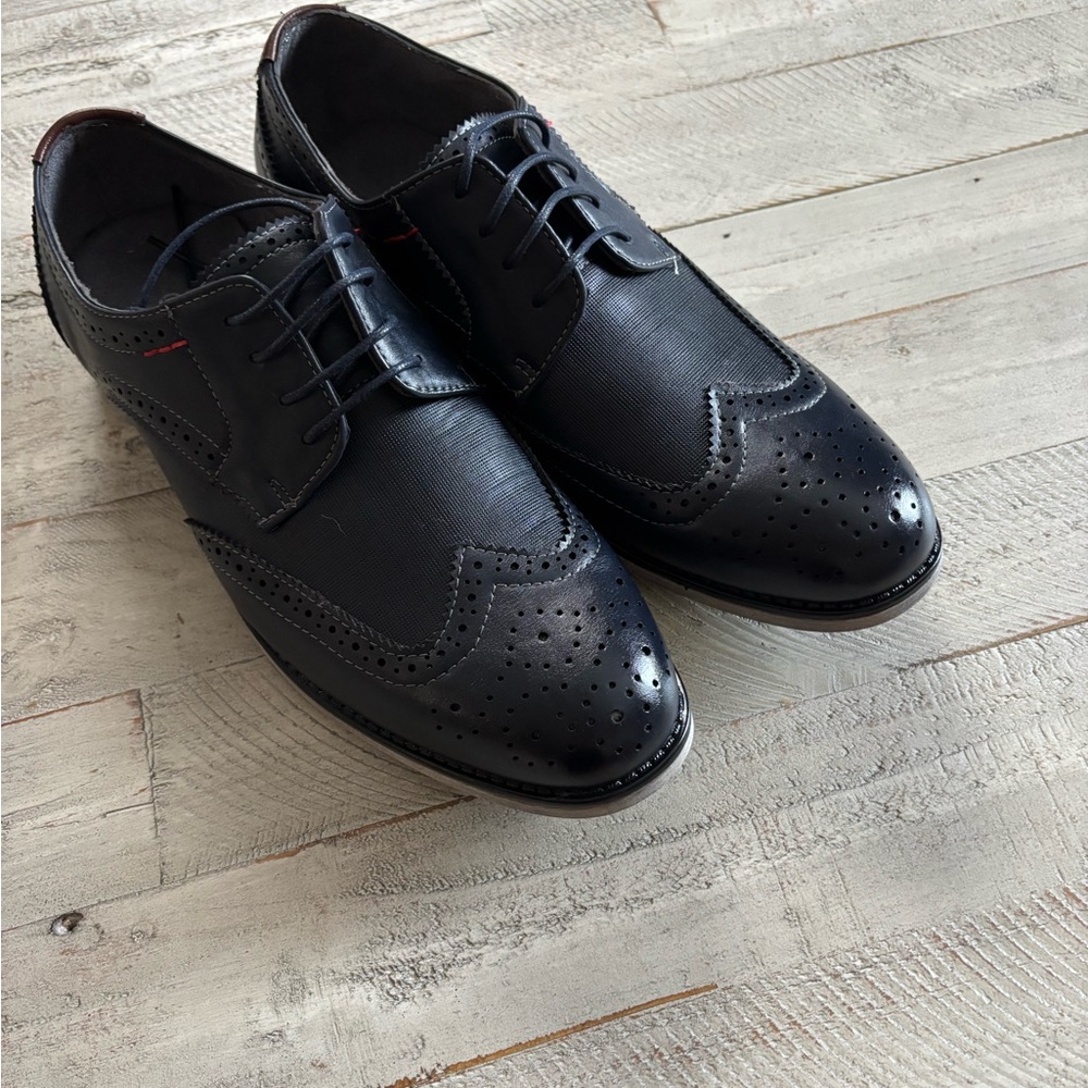 Classic Navy Brogue Men's Shoes